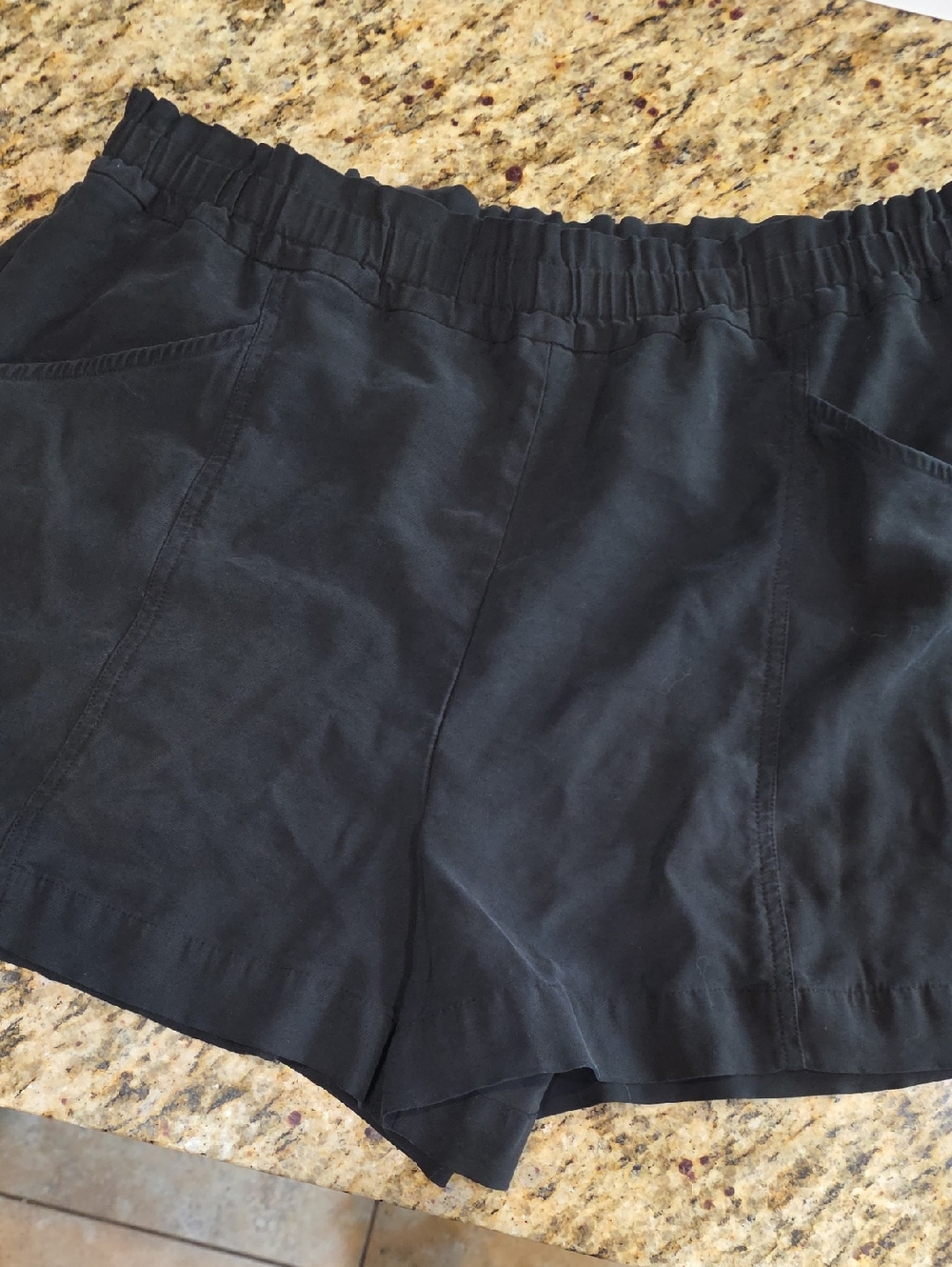 Simply Vera Vera Wang Black Elastic-Waist Shorts